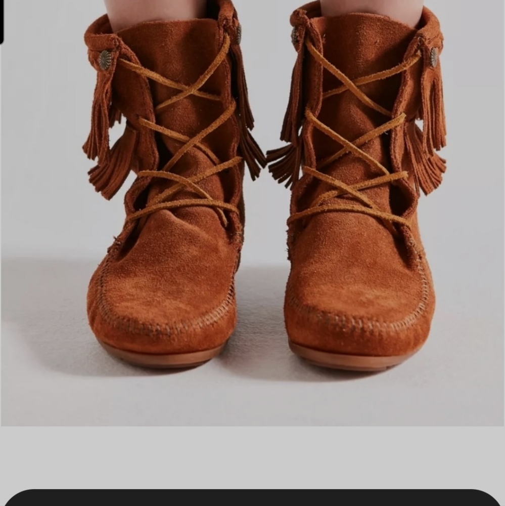 Minnetonka Double Fringe Tramper suede leather Boots